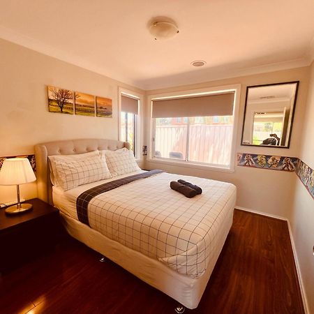 Spacious 6 Bedroom Holiday Home 15 Min Away From Melbourne Airport Sydenham Ngoại thất bức ảnh