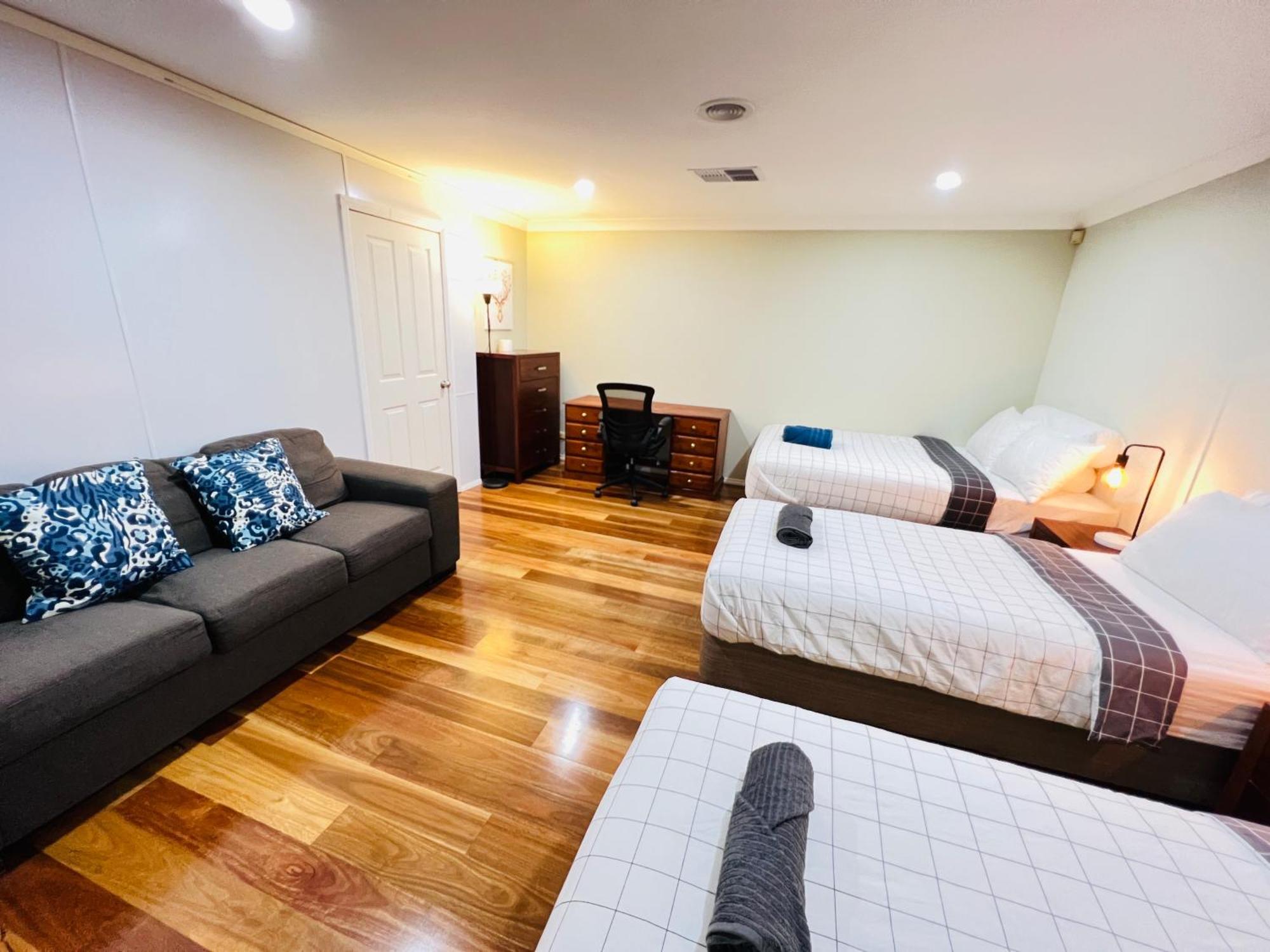 Spacious 6 Bedroom Holiday Home 15 Min Away From Melbourne Airport Sydenham Ngoại thất bức ảnh