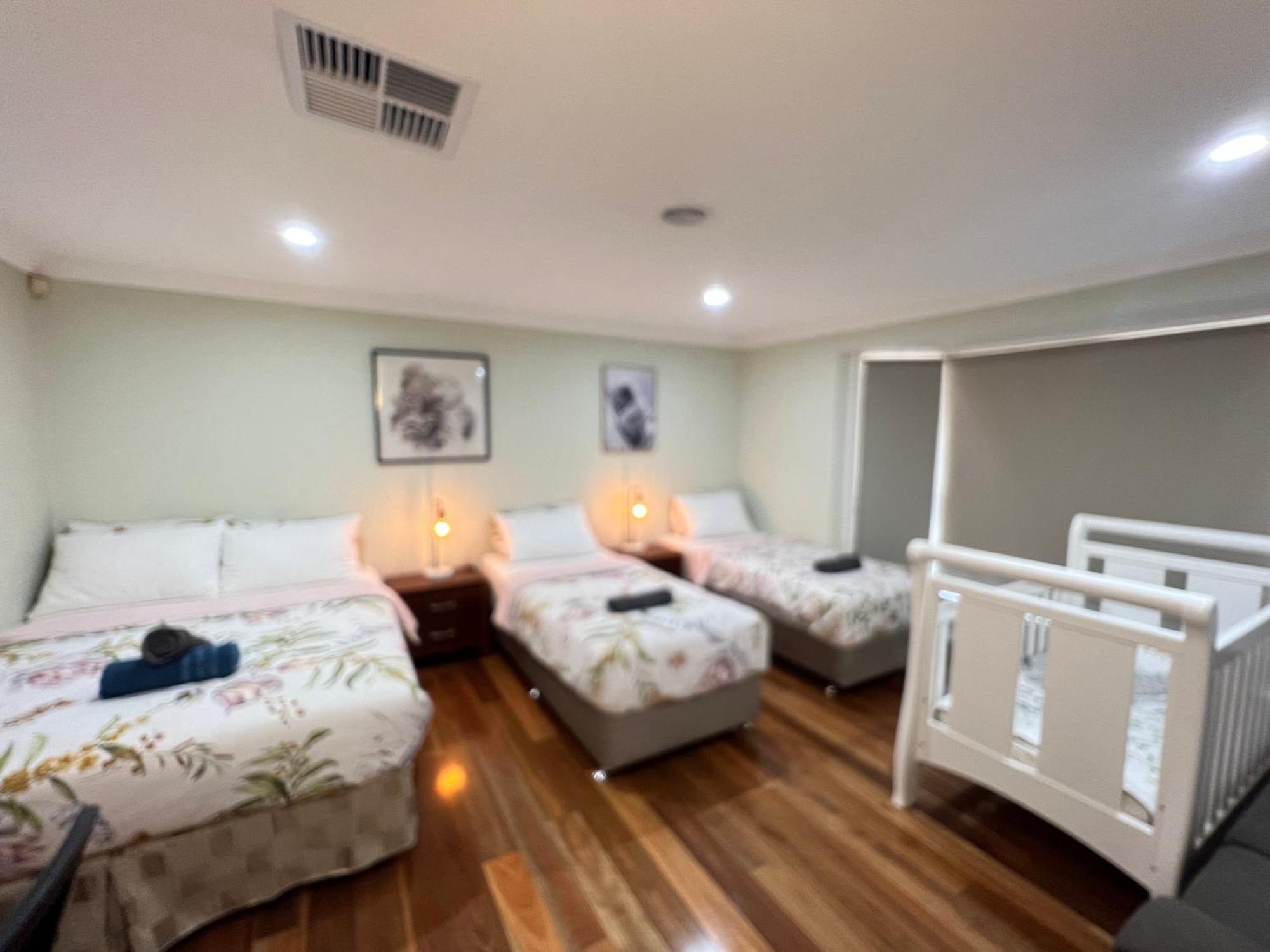 Spacious 6 Bedroom Holiday Home 15 Min Away From Melbourne Airport Sydenham Ngoại thất bức ảnh