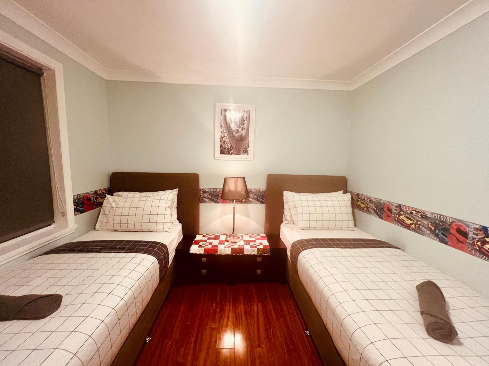 Spacious 6 Bedroom Holiday Home 15 Min Away From Melbourne Airport Sydenham Ngoại thất bức ảnh